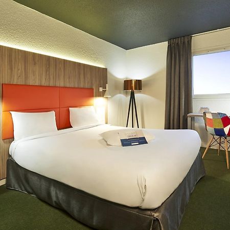 Kyriad Clermont Ferrand Nord - Риом Экстерьер фото