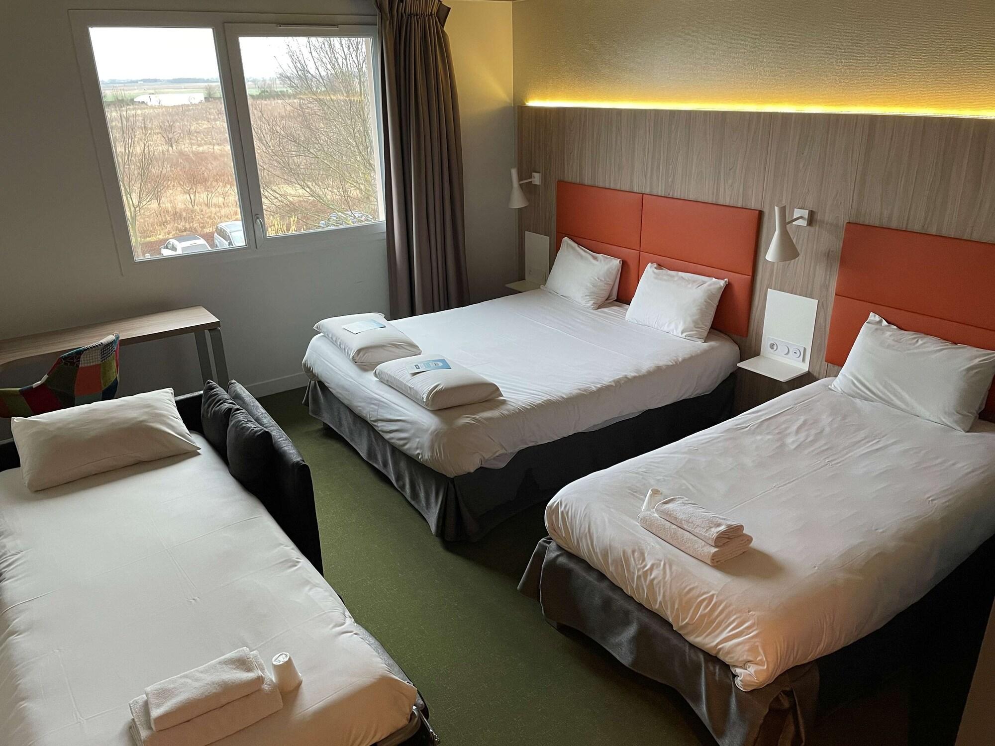 Kyriad Clermont Ferrand Nord - Риом Экстерьер фото