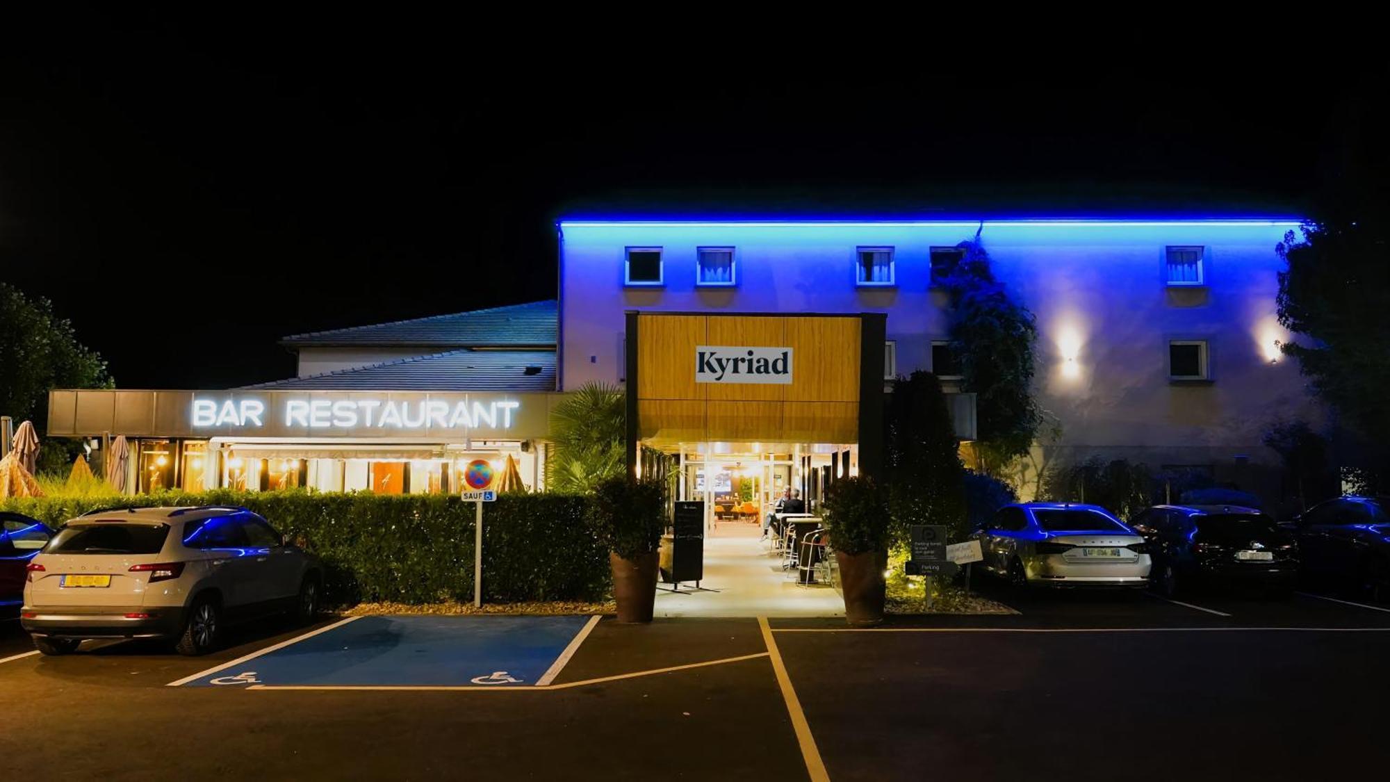 Kyriad Clermont Ferrand Nord - Риом Экстерьер фото
