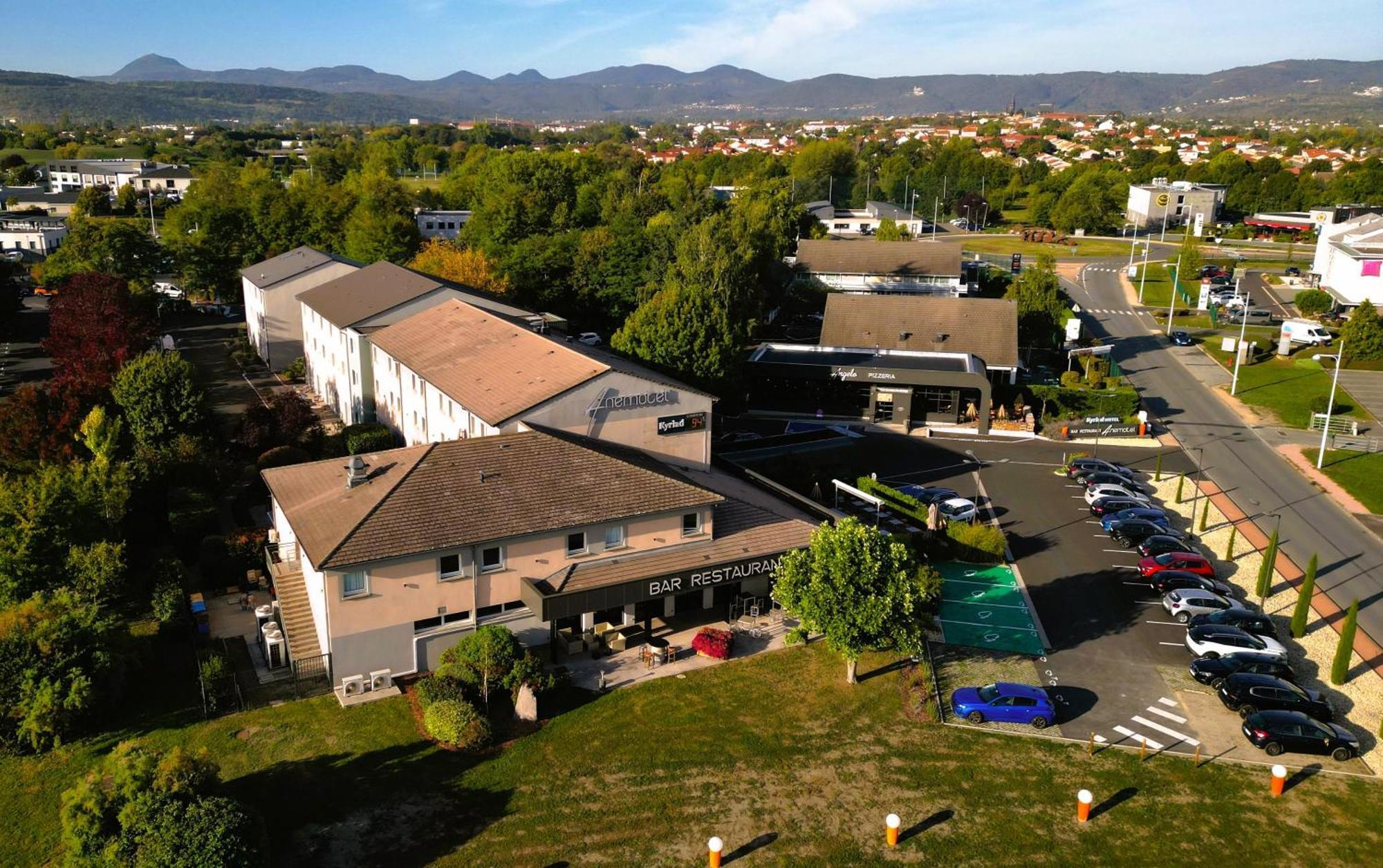 Kyriad Clermont Ferrand Nord - Риом Экстерьер фото