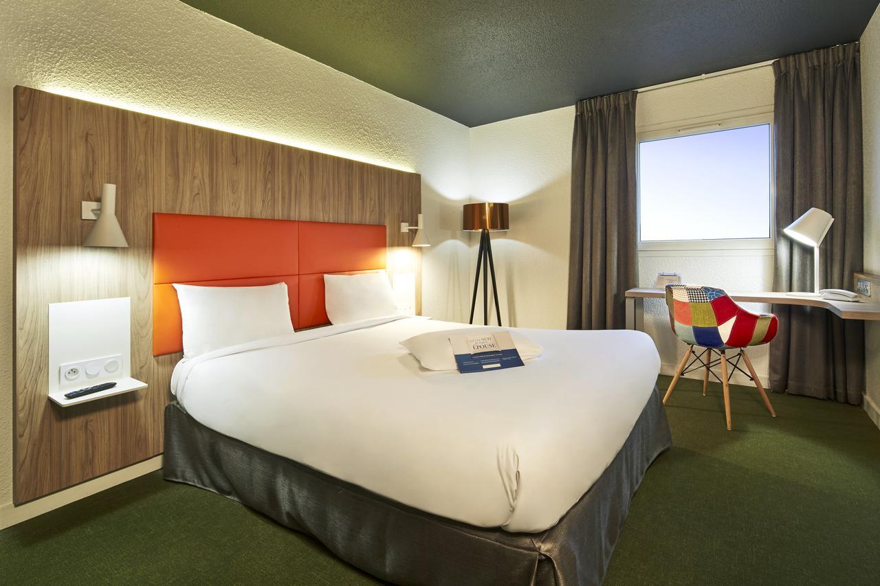 Kyriad Clermont Ferrand Nord - Риом Экстерьер фото