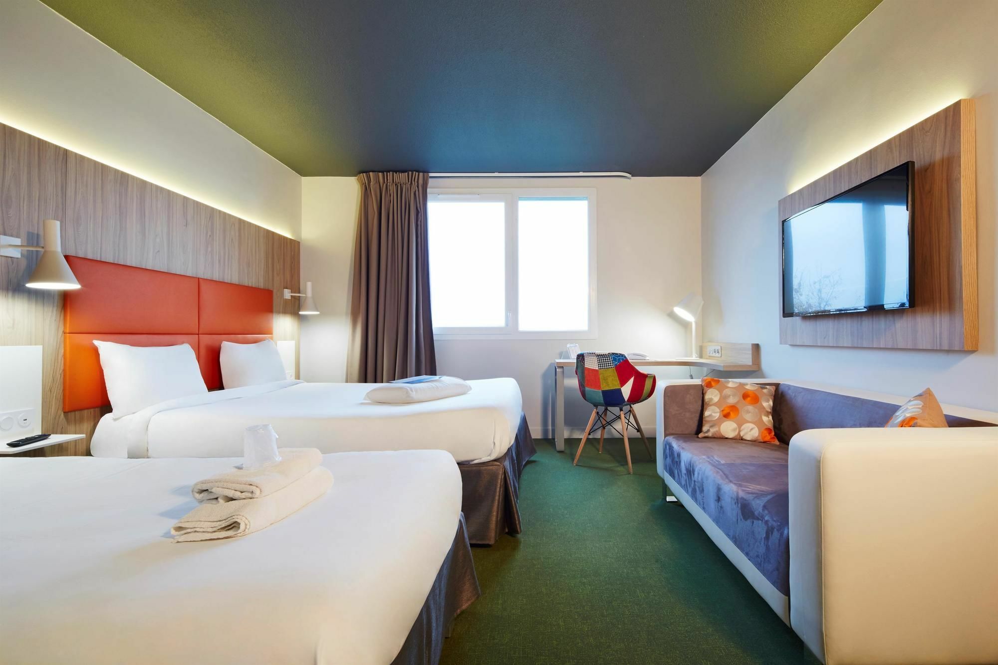 Kyriad Clermont Ferrand Nord - Риом Экстерьер фото